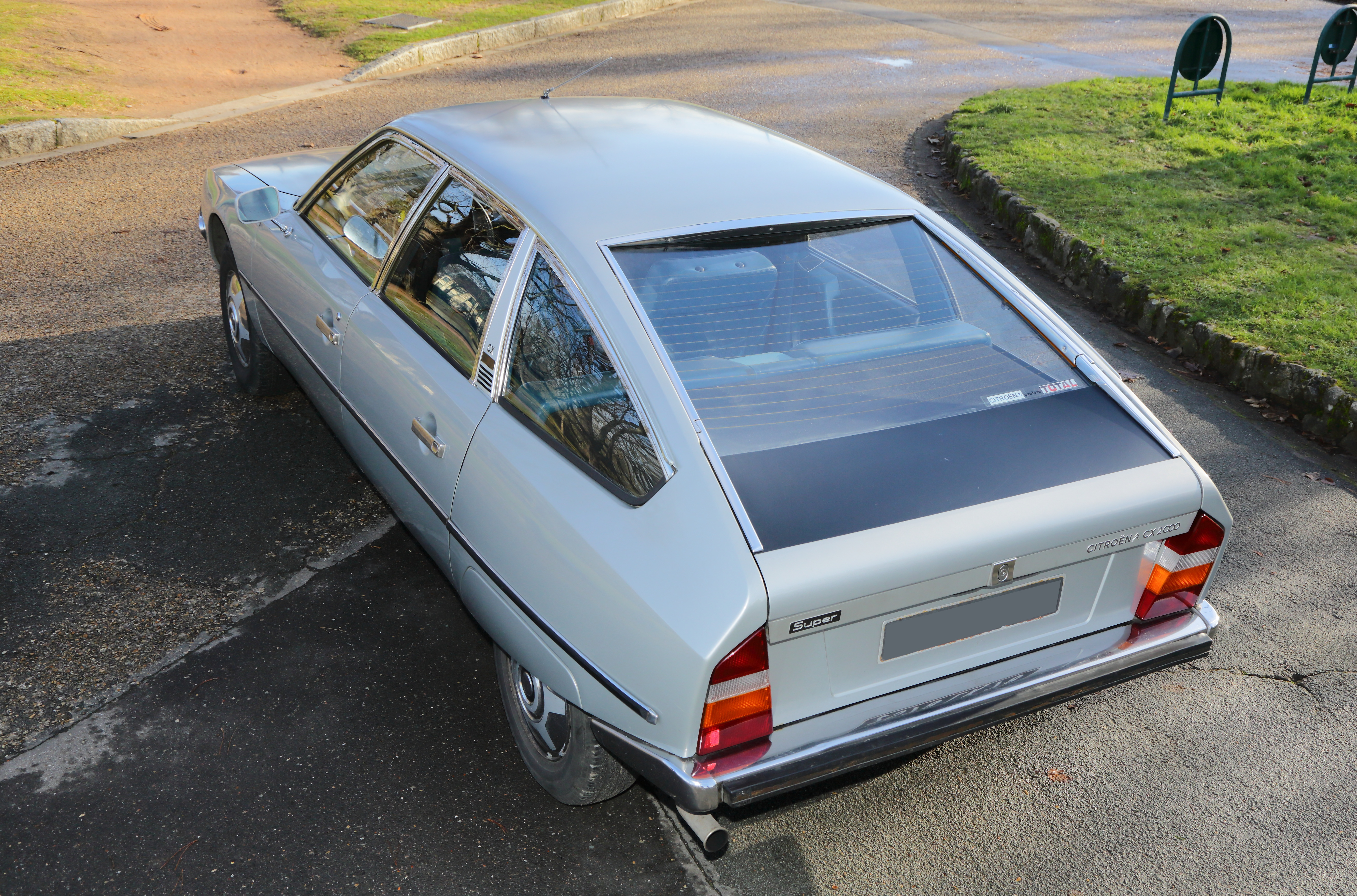 Citroën CX 1976 vue 3/4 arrière